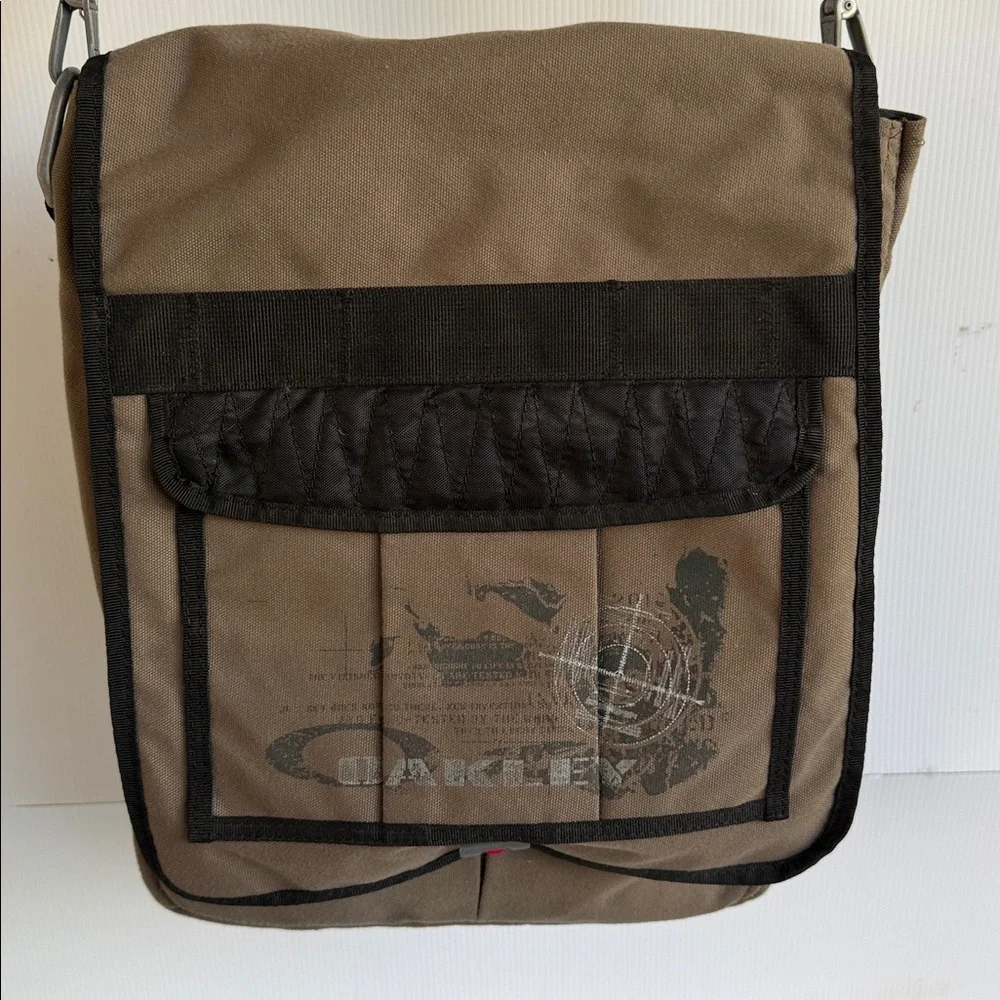 VINTAGE OAKLEY TACTICAL FIELD GEAR CROSSBODY MESSENGER LAPTOP BAG GORPCORE ARMY